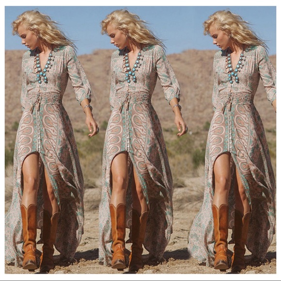 ShopEvelynne Dresses & Skirts - Bohemian Floral Chiffon Long Maxi Dress